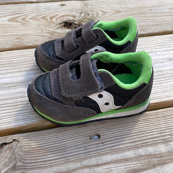 Saucony Baby Jazz  Low Pro in Gray/Neon Green Size 4.5 - Picture 2 of 10